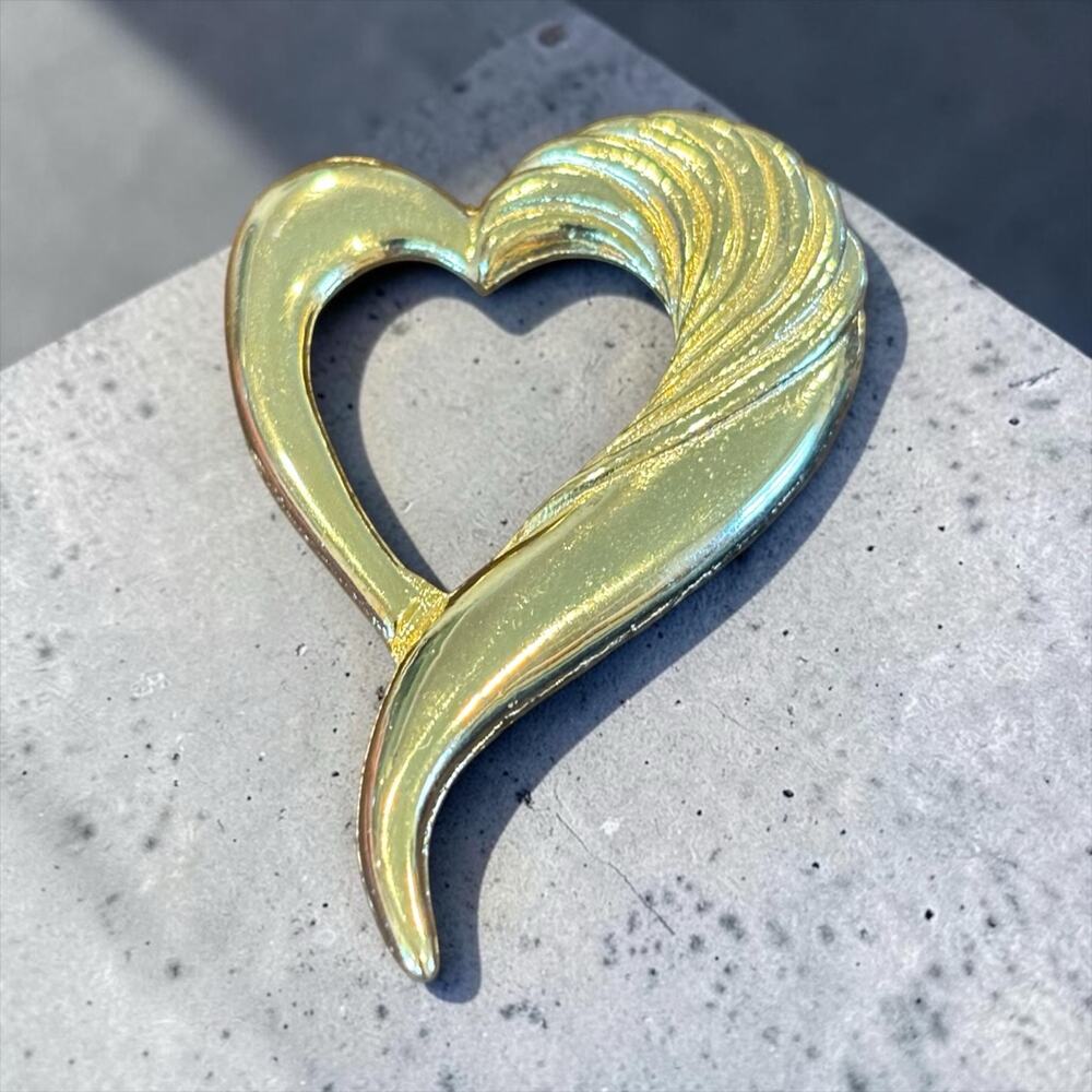 80s Gold Heart Brooch Sculptural Swirl Statement Pin Romantic Glam